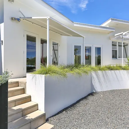 Barossa White House The West Wing-2